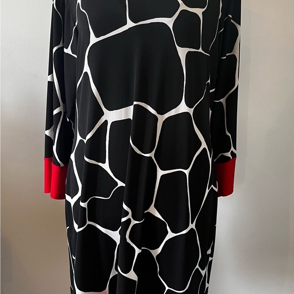 Dressbarn Red and Black Dress - Picture 2 of 6